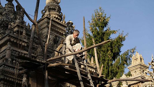 'El palacio ideal'  la alucinante historia del cartero que construy un palacio para su hija. Estaba loco