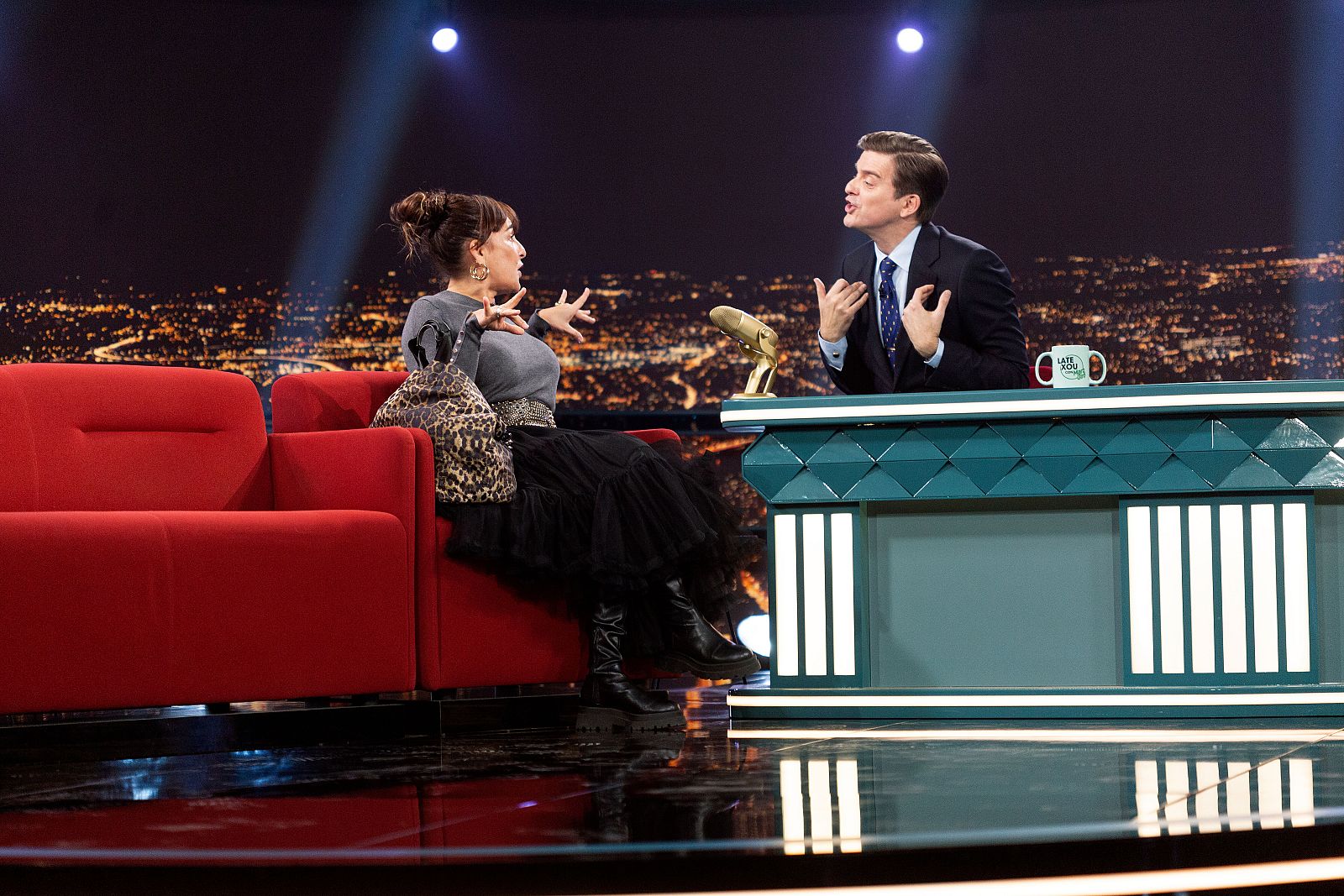 �Qu� hay en el bolso de Candela Pe�a